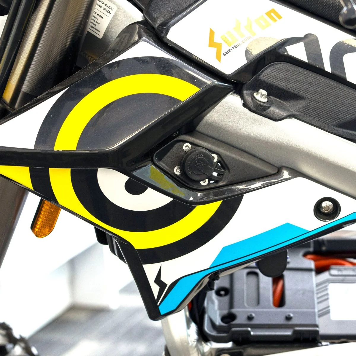 Storm Bee Front Left Shroud - Image 3